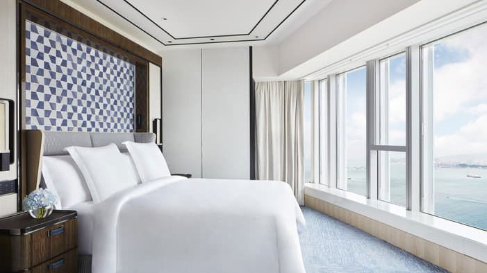 Four Seasons Hong Kong - superior harbour view suite