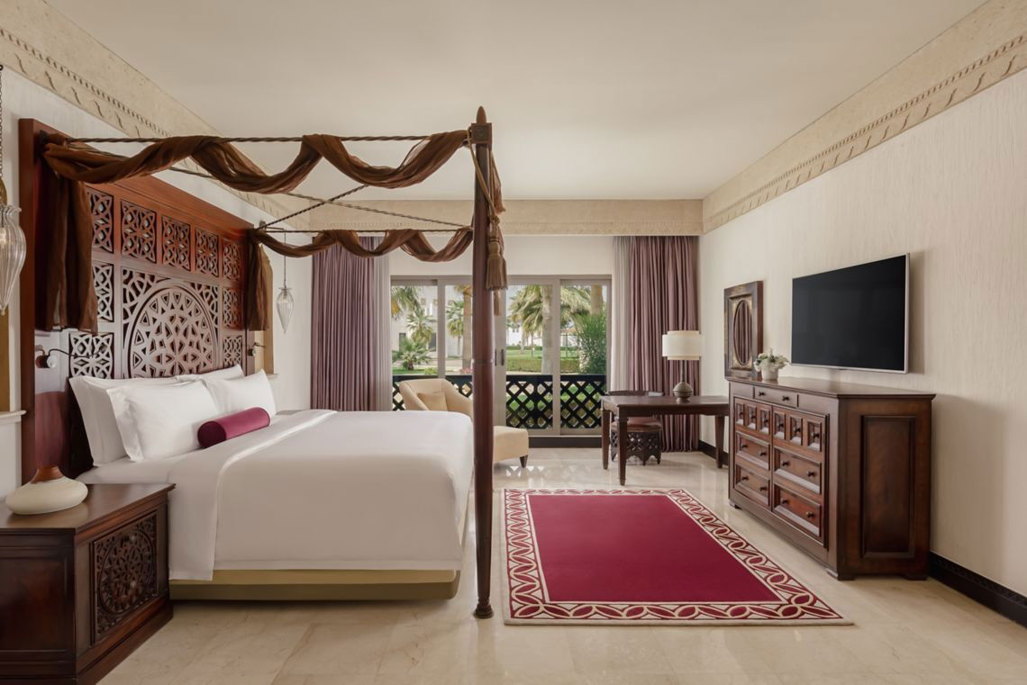 Sharq Village & Spa - suite resort view