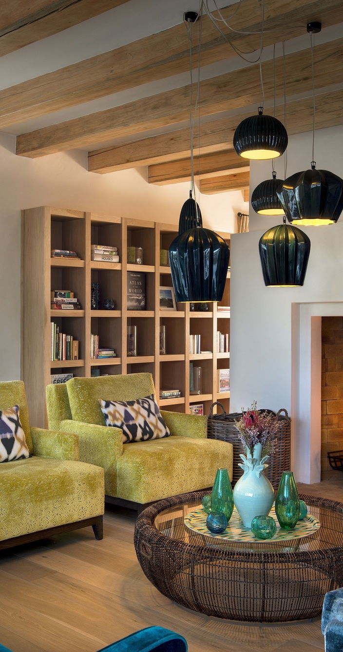 Morukuru Ocean House zithoek met open haard