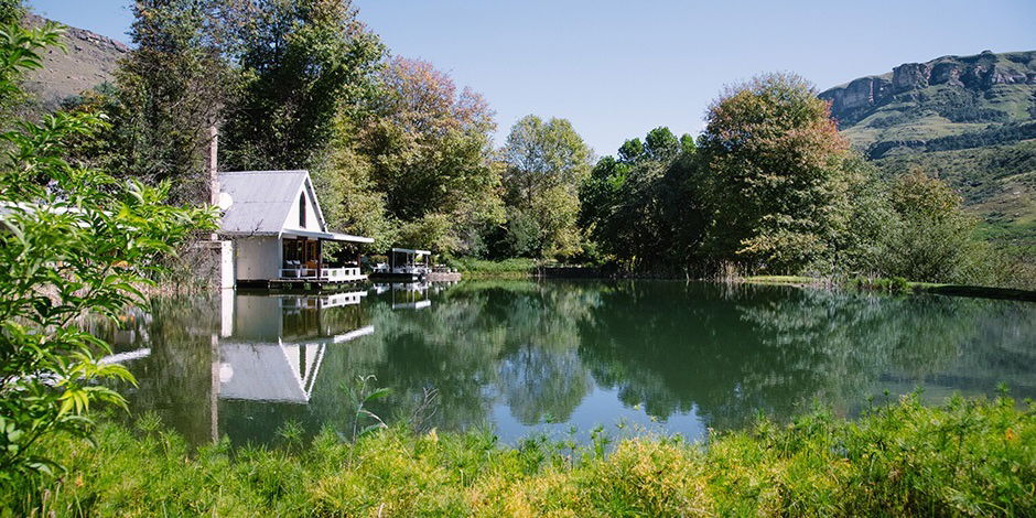 Cleopatra Mountain Farmhouse accommodatie aan het meer