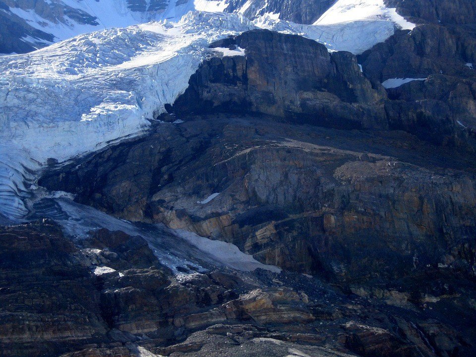 canada-ijsmassa-bergen